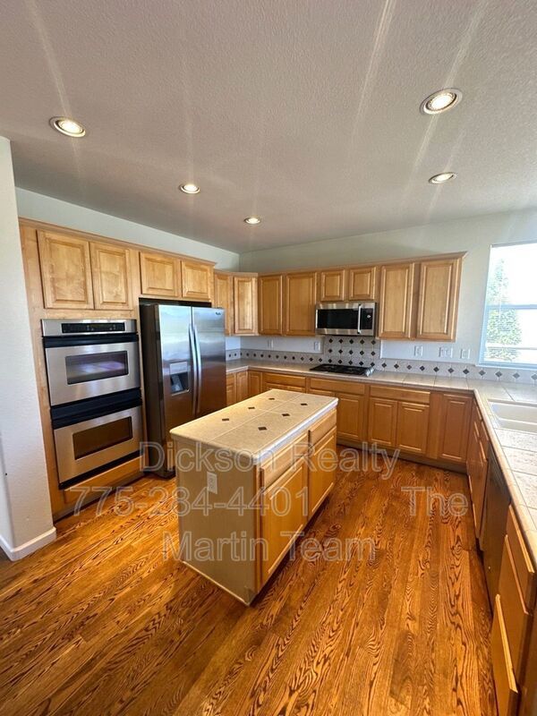 3084 Ten Mile Drive property image