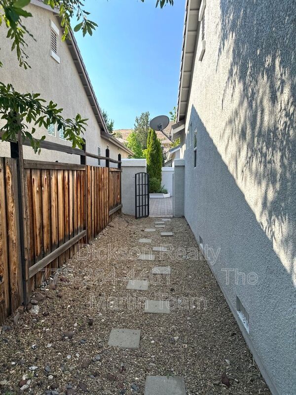 3084 Ten Mile Drive property image