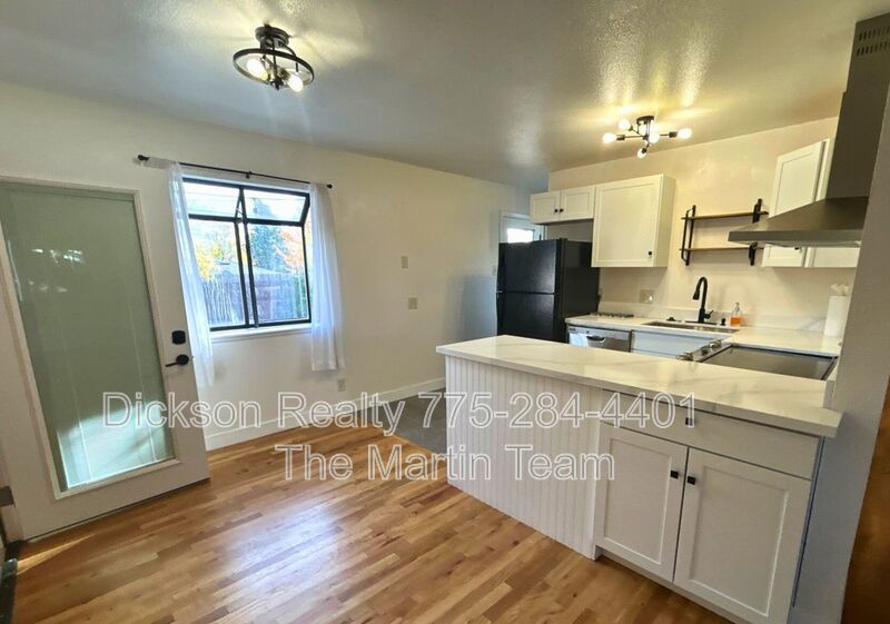 640 James Lane property image