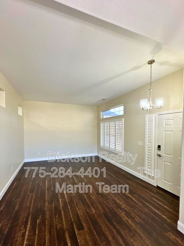 1390 N Foxglen Court property image