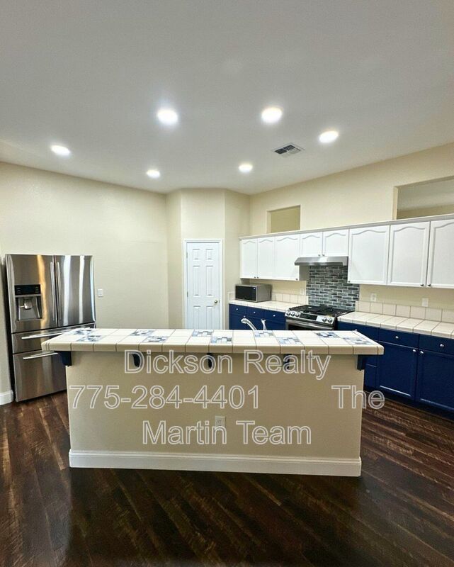 1390 N Foxglen Court property image