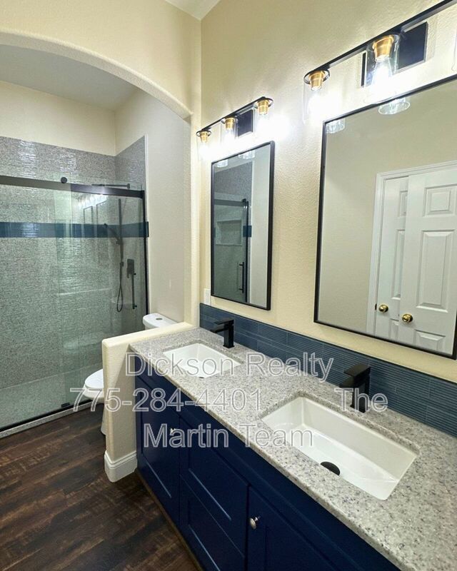 1390 N Foxglen Court property image