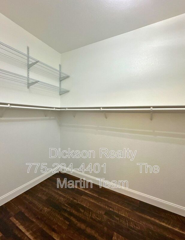 1390 N Foxglen Court property image