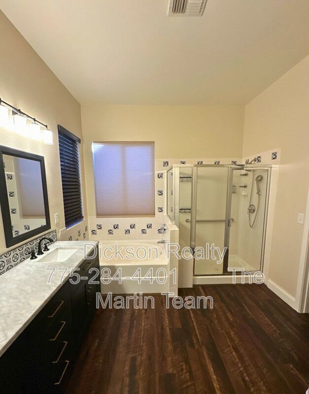 1390 N Foxglen Court property image