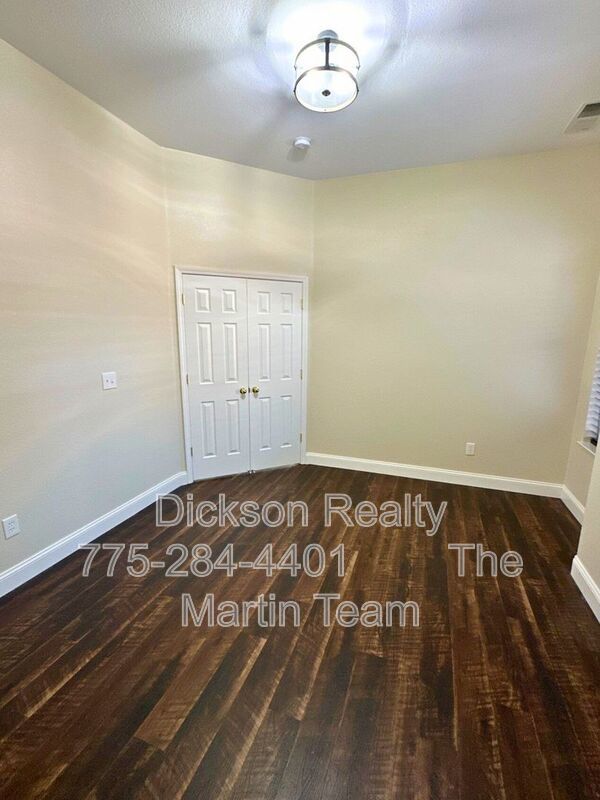 1390 N Foxglen Court property image