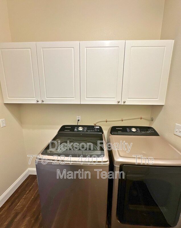 1390 N Foxglen Court property image