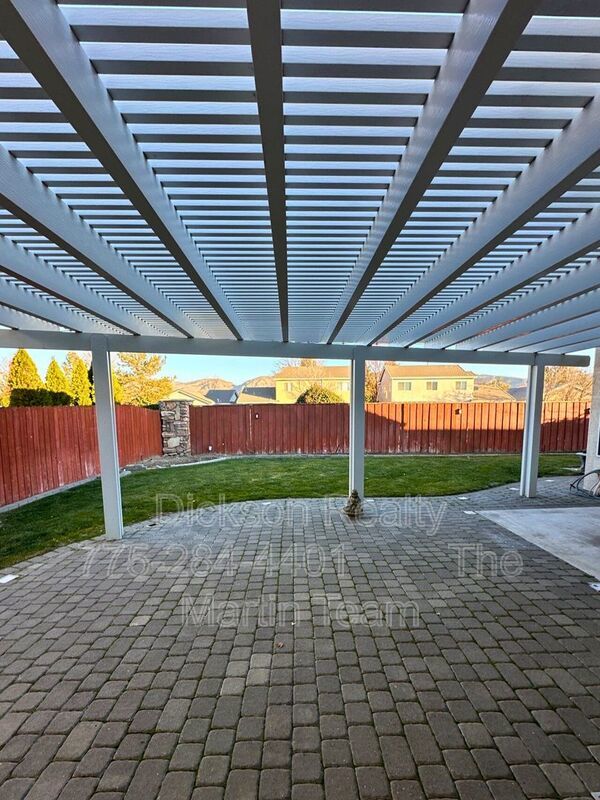 1390 N Foxglen Court property image