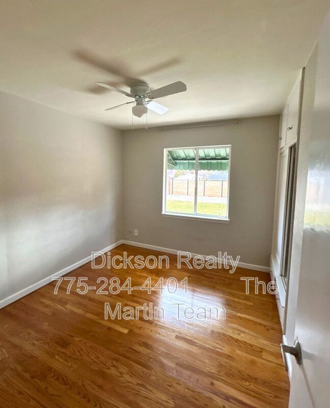 320 W Plumb Lane property image