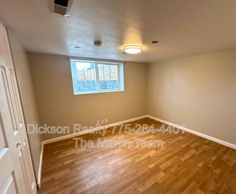 320 W Plumb Lane property image