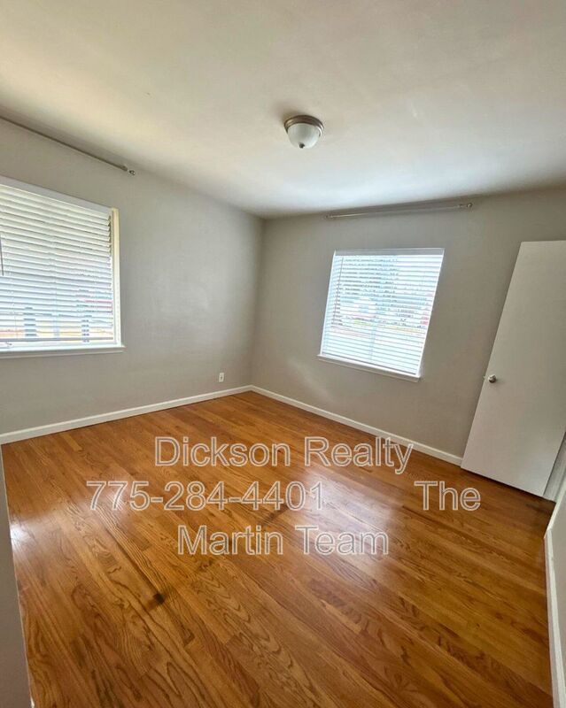 320 W Plumb Lane property image