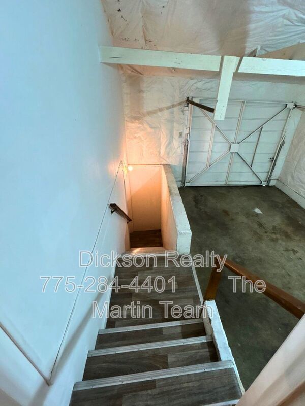 320 W Plumb Lane property image
