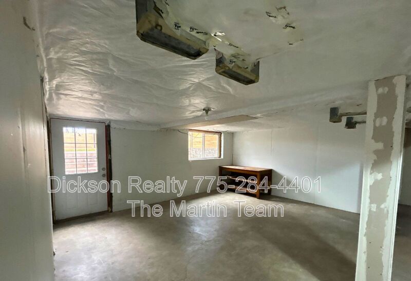 320 W Plumb Lane property image