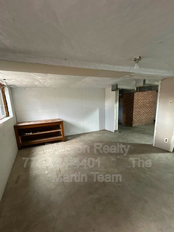320 W Plumb Lane property image
