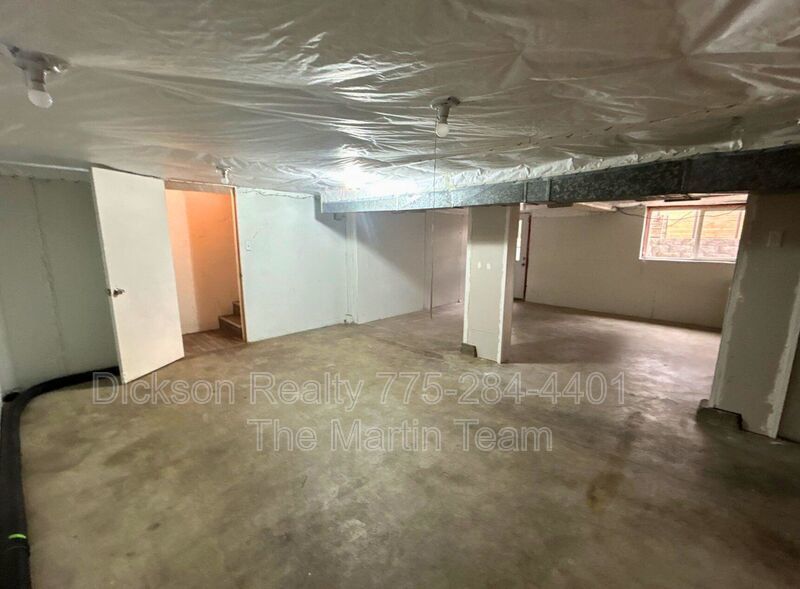 320 W Plumb Lane property image