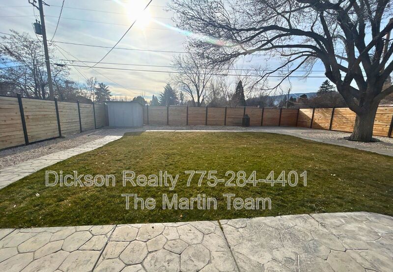 320 W Plumb Lane property image