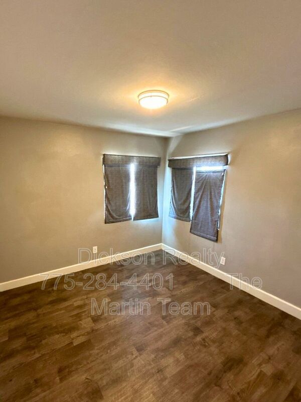 835 20th St property image