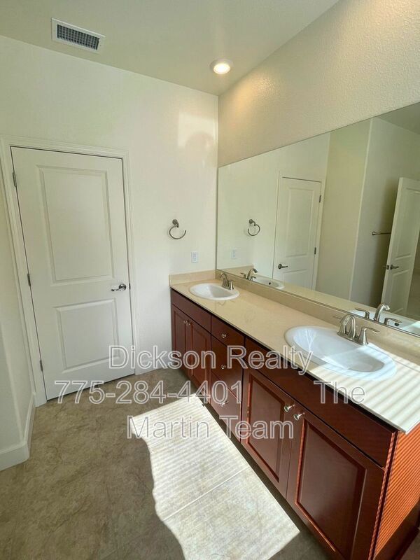 7255 Rutherford property image