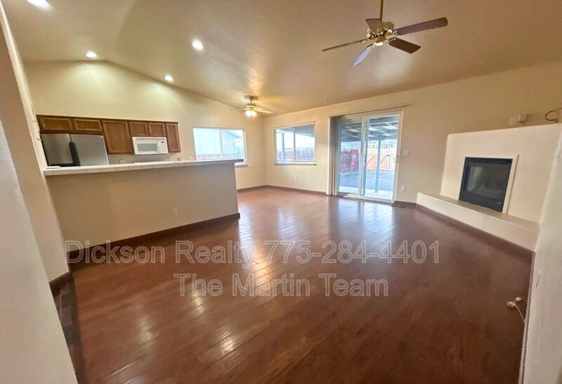 250 Emigrant property image