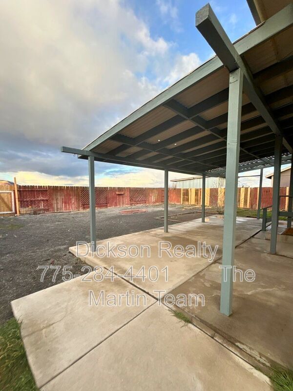 250 Emigrant property image