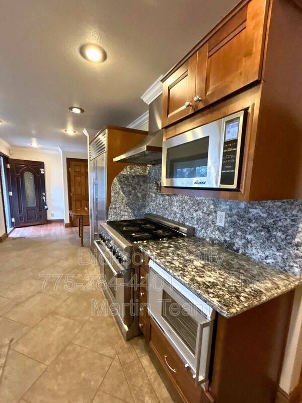 1010 Tyler Way property image