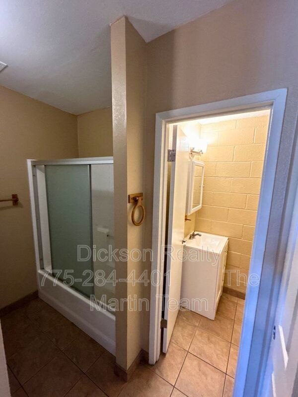 470 Sunshine Ln Reno, NV 89502 property image