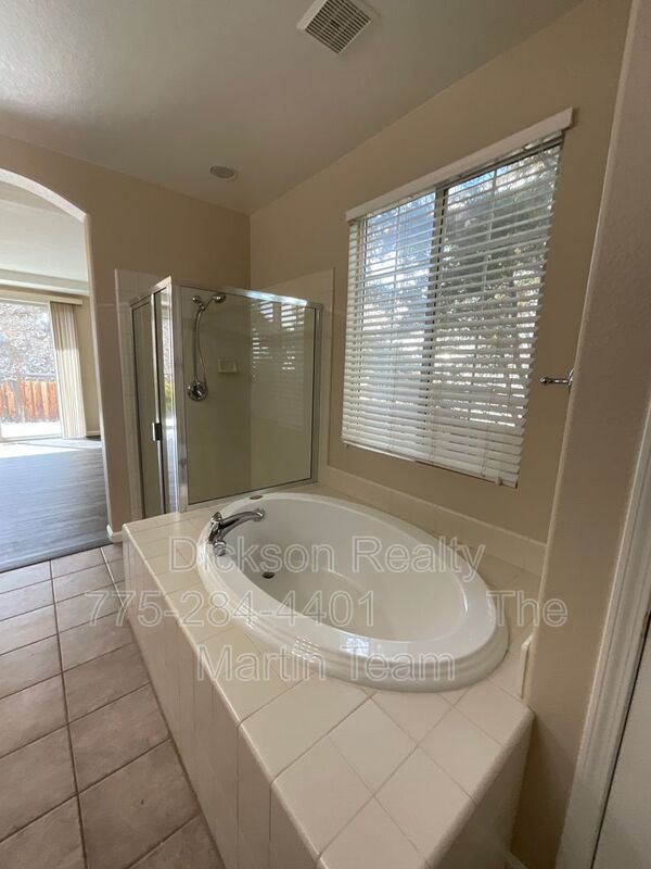 2847 Falcon Ridge Dr property image
