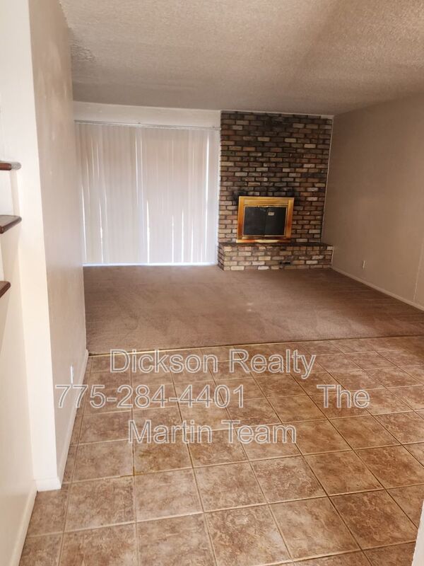 SMALL YARD- NEAR PARKS AND TRAILS - ONE COVERED PARKING SPOT property image