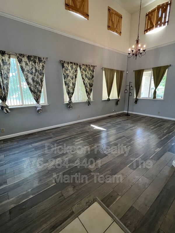 1889 Cambridge Hills Ct property image