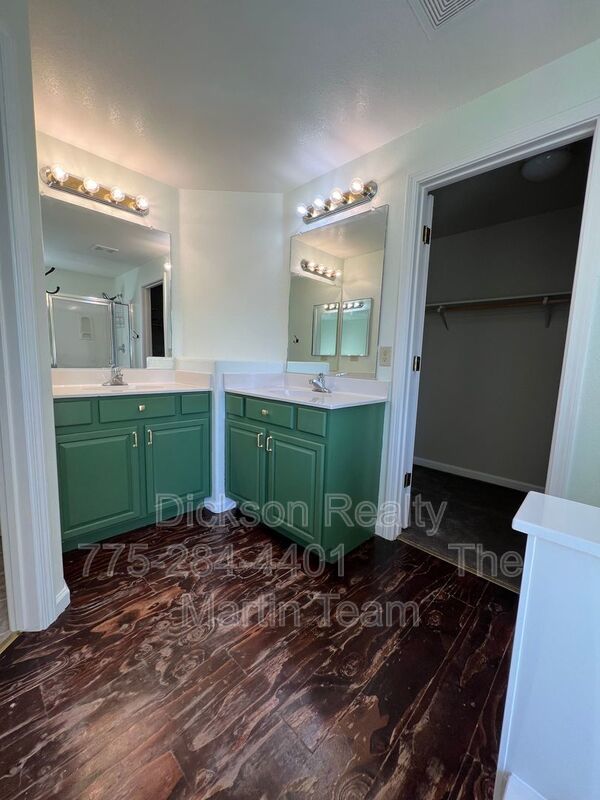 1889 Cambridge Hills Ct property image