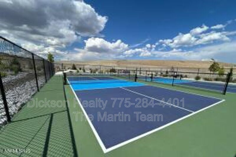 963 Cascade Range Drive property image