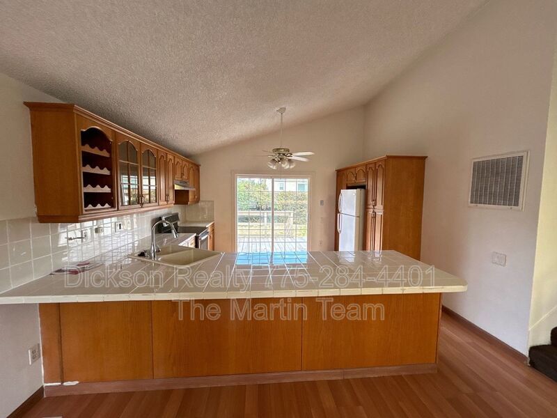 306 E Quail St property image