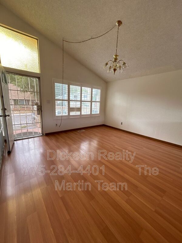 306 E Quail St property image