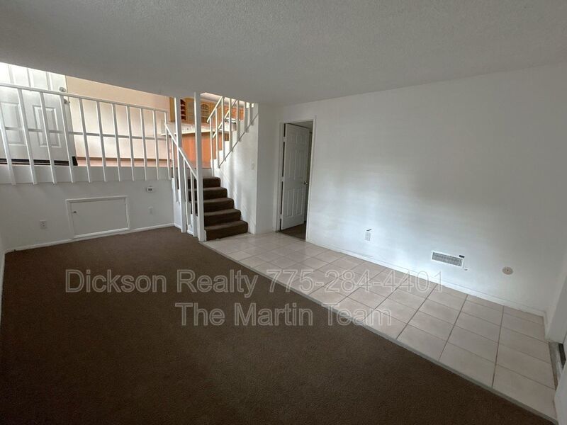 306 E Quail St property image