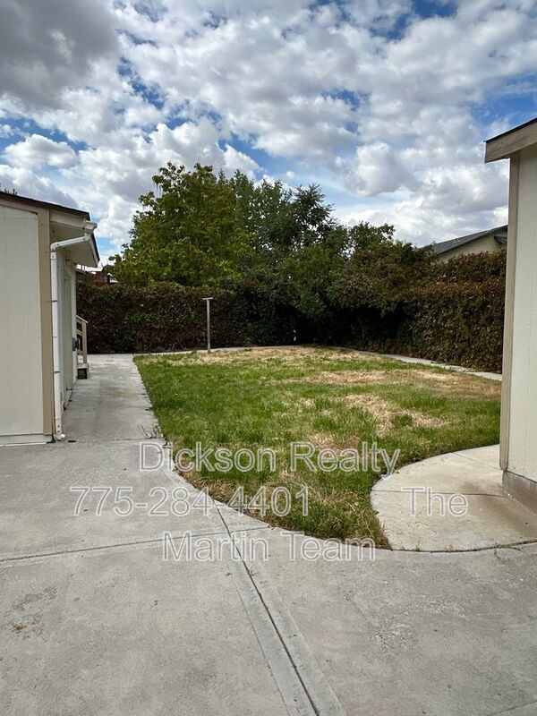 306 E Quail St property image